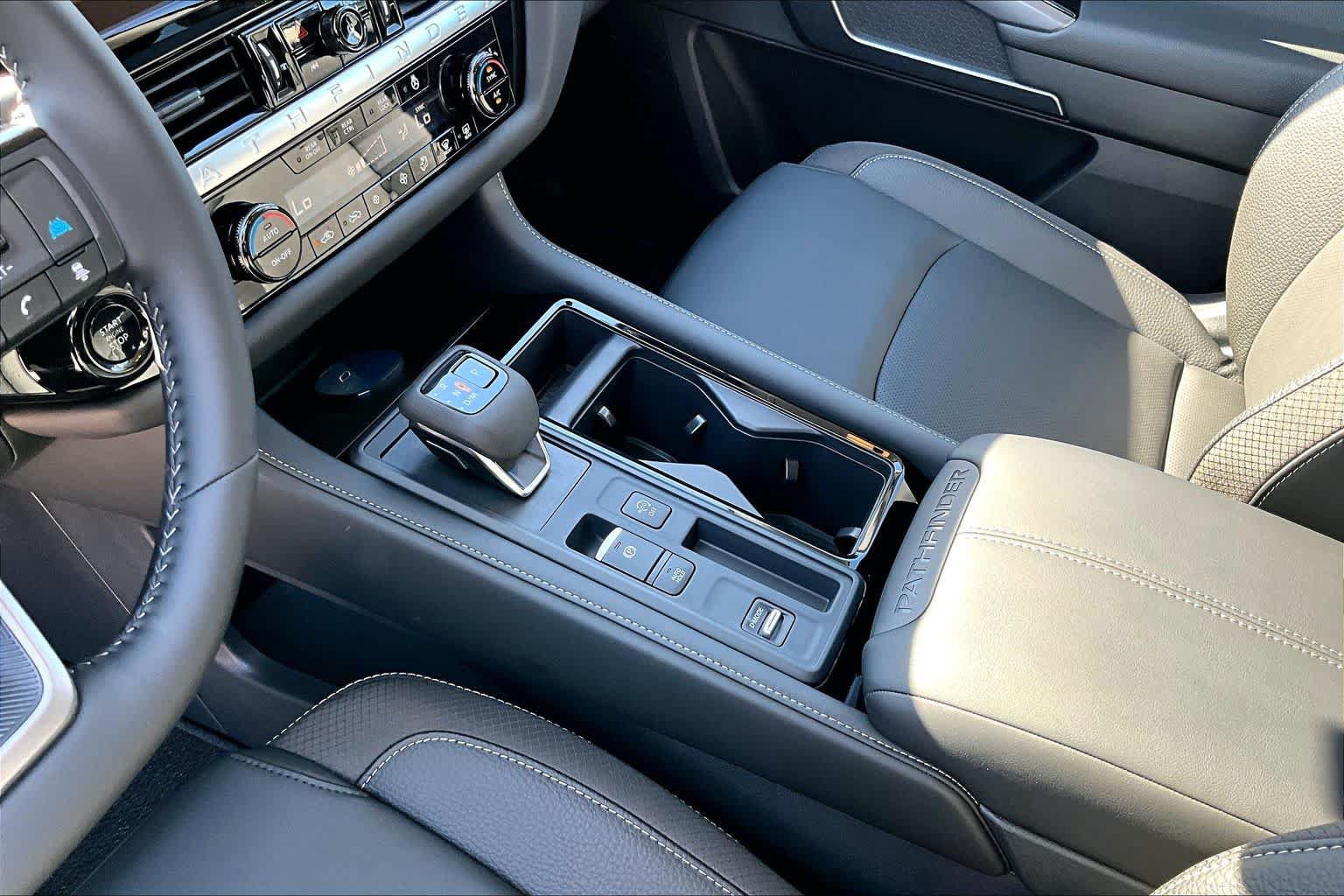 New 2026 Nissan Pathfinder SL FWD image 7