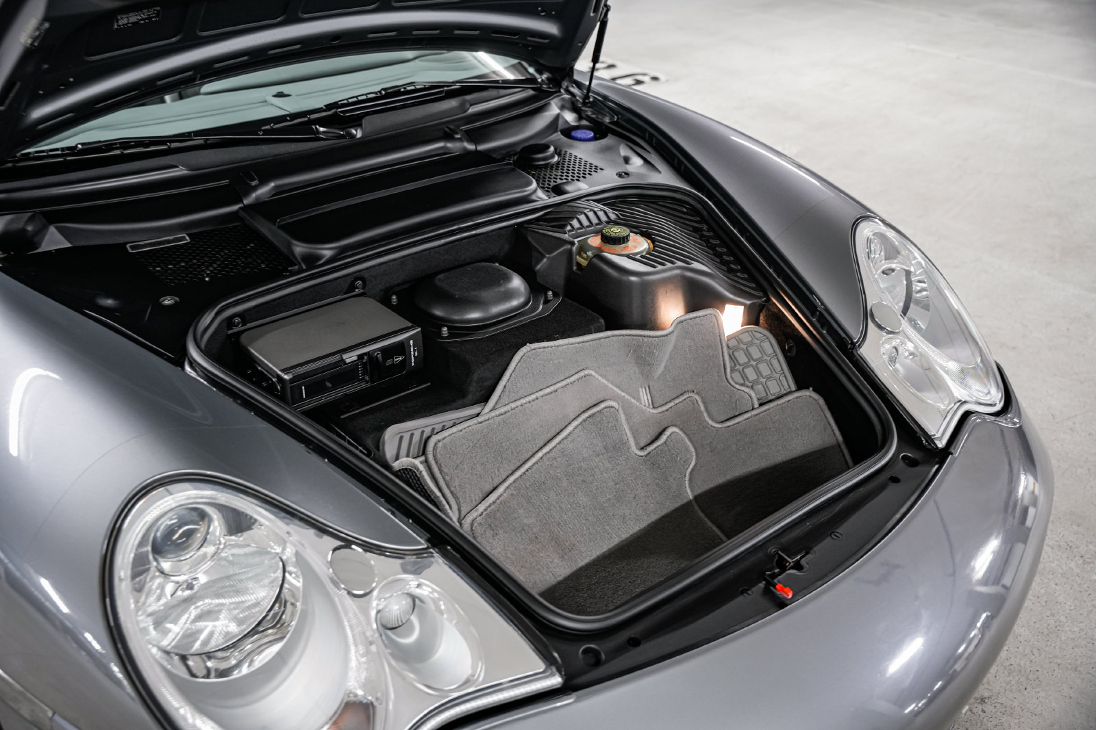 Used 2001 Porsche 911 Turbo AWD/4WD image 46
