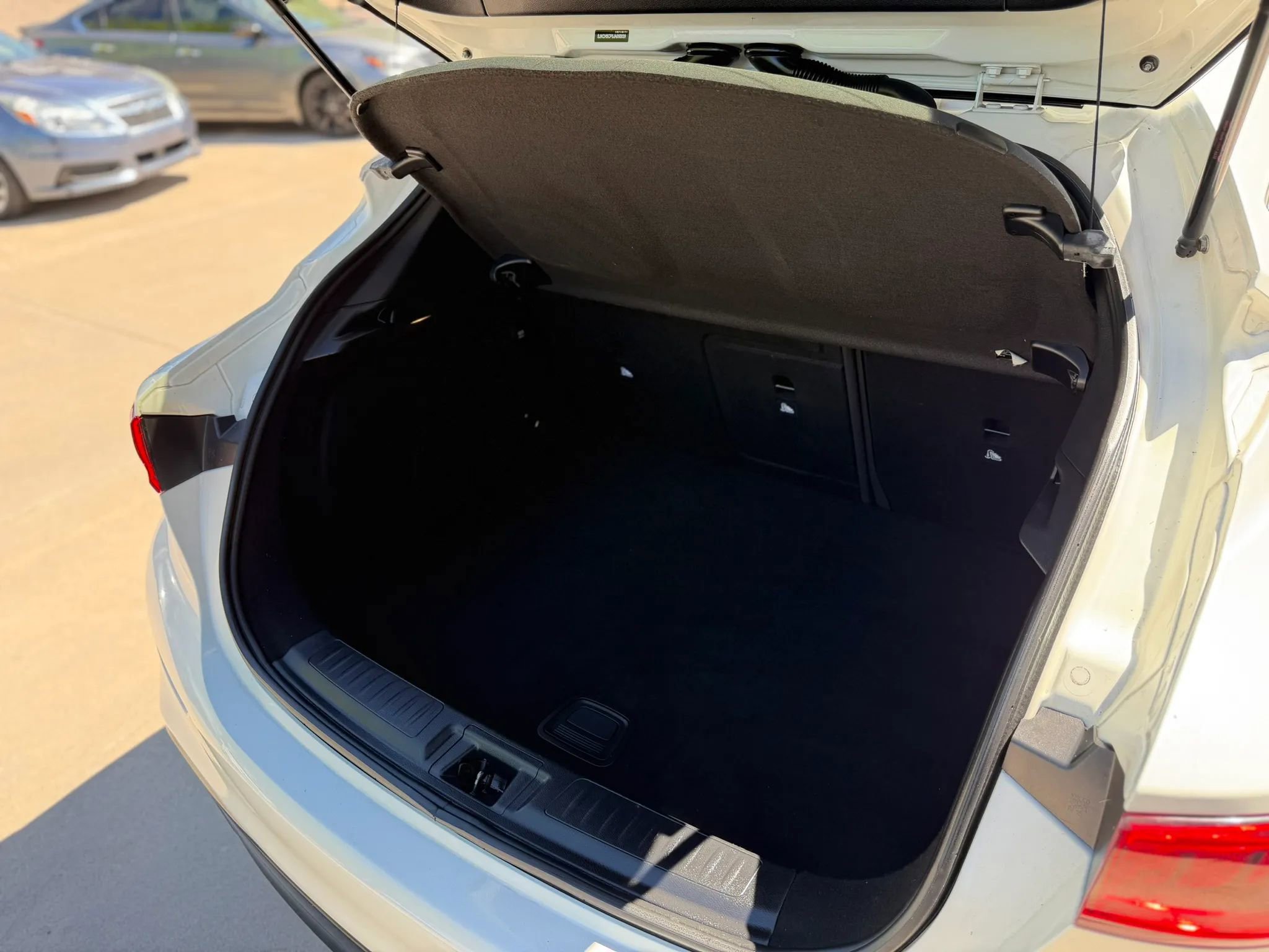 Used 2018 INFINITI QX30 image 15