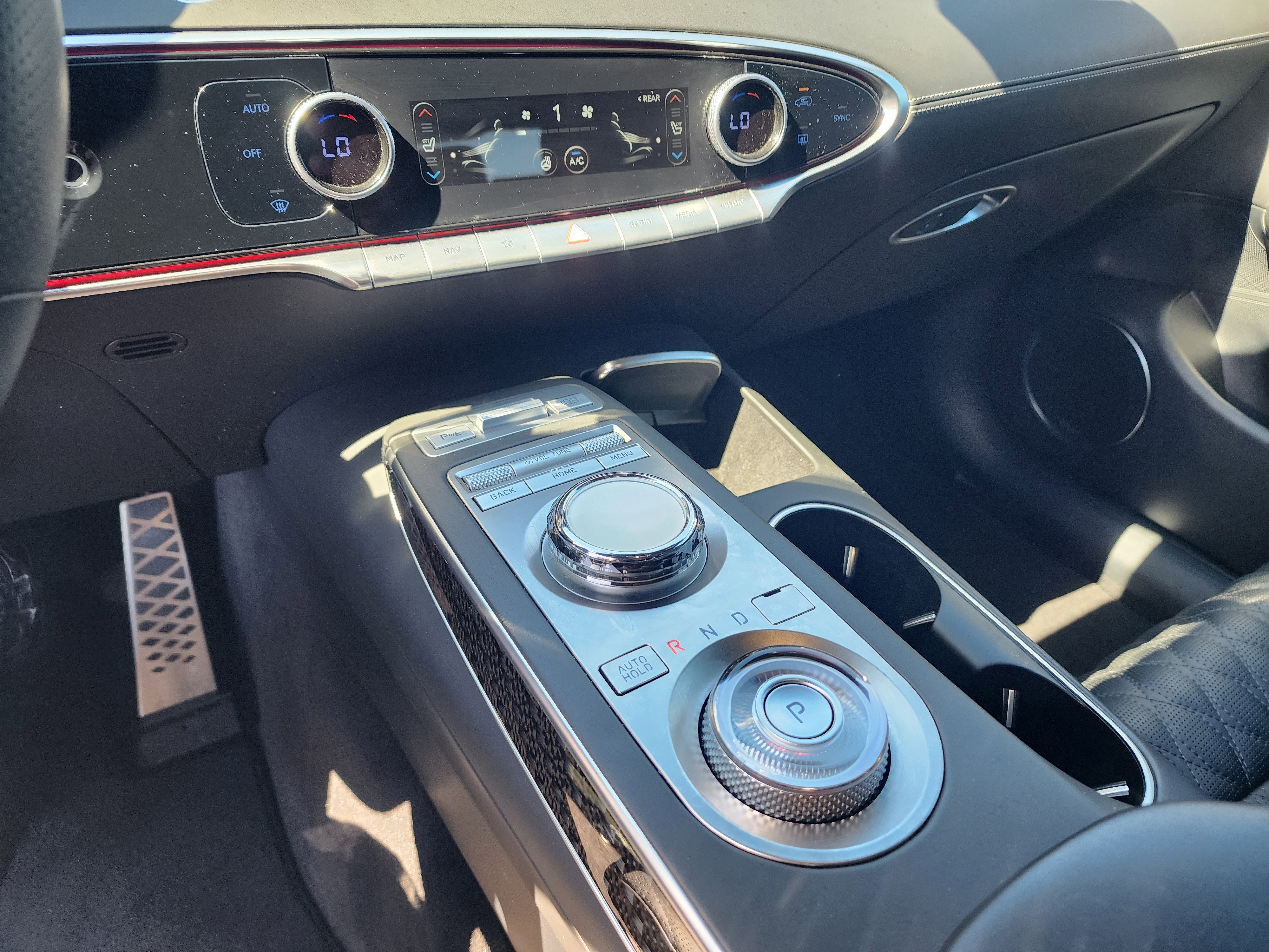 Used 2024 Genesis GV70 3.5T Sport w/ Sport Prestige Package image 37