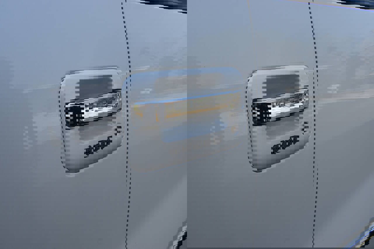 Used 2014 Ford F150 Platinum image 39