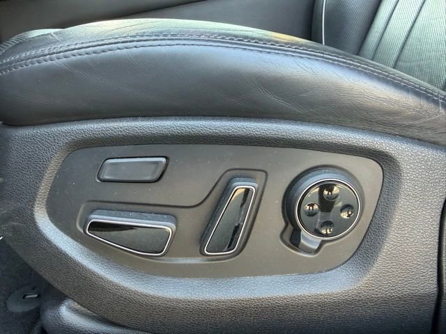 Used 2015 Hyundai Genesis 5.0 RWD image 13