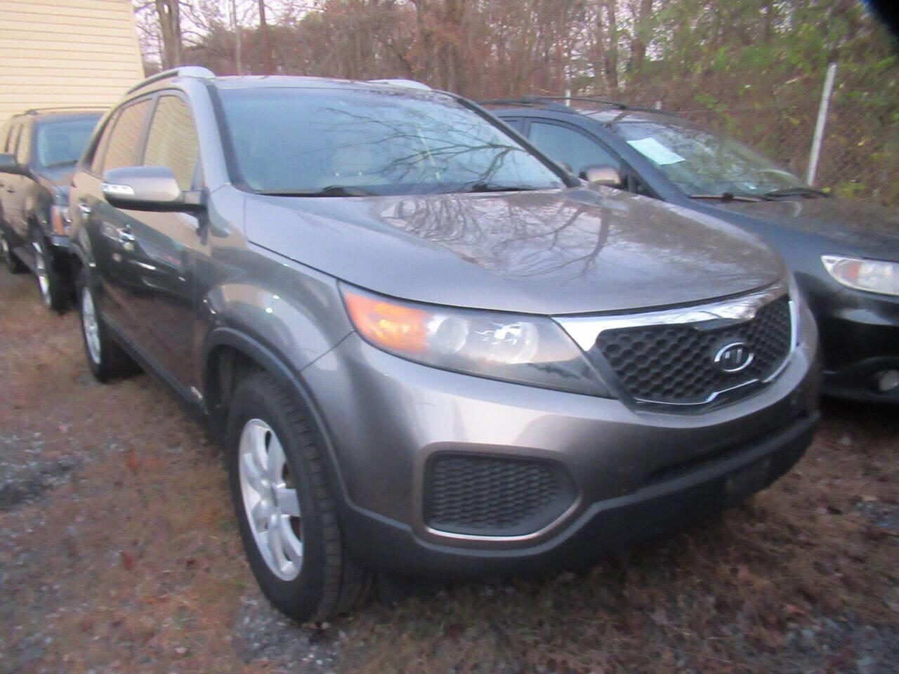 Used 2013 Kia Sorento LX image 2