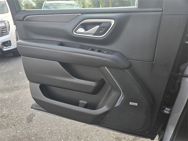 Used 2023 Chevrolet Suburban LT image 24