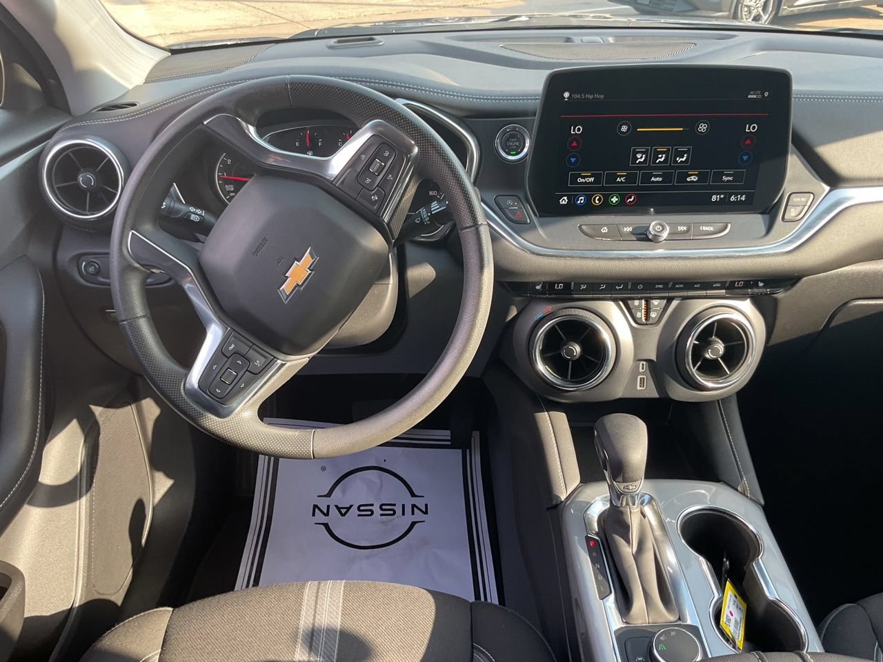 Used 2025 Chevrolet Blazer LT FWD image 13