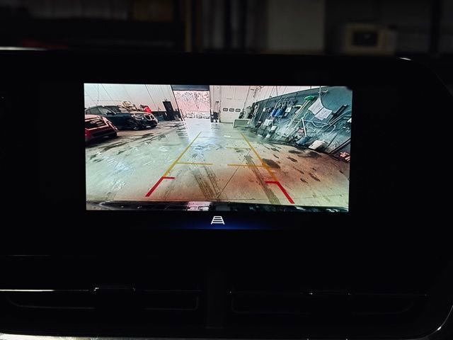 Used 2025 Chevrolet Trax LT image 34