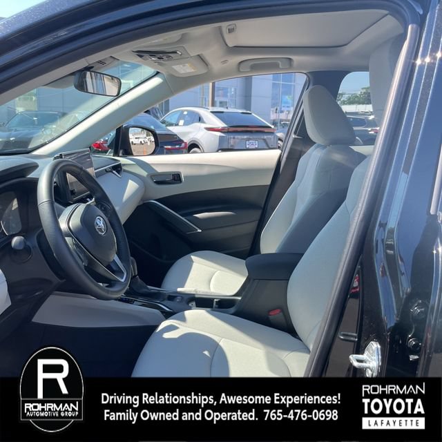 Used 2023 Toyota Corolla Cross LE w/ Moonroof Package AWD/4WD image 11
