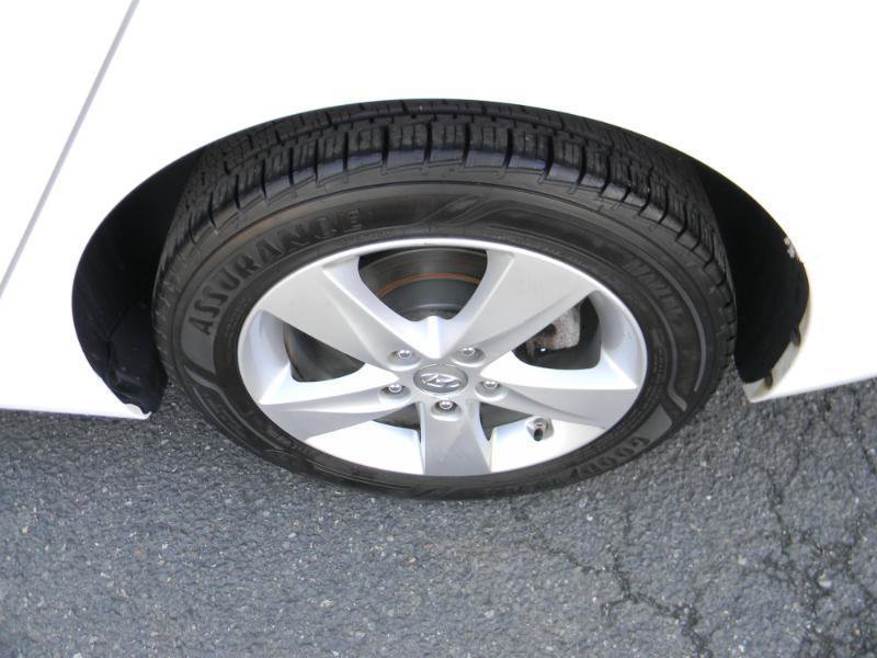 Used 2013 Hyundai Elantra GLS FWD image 24