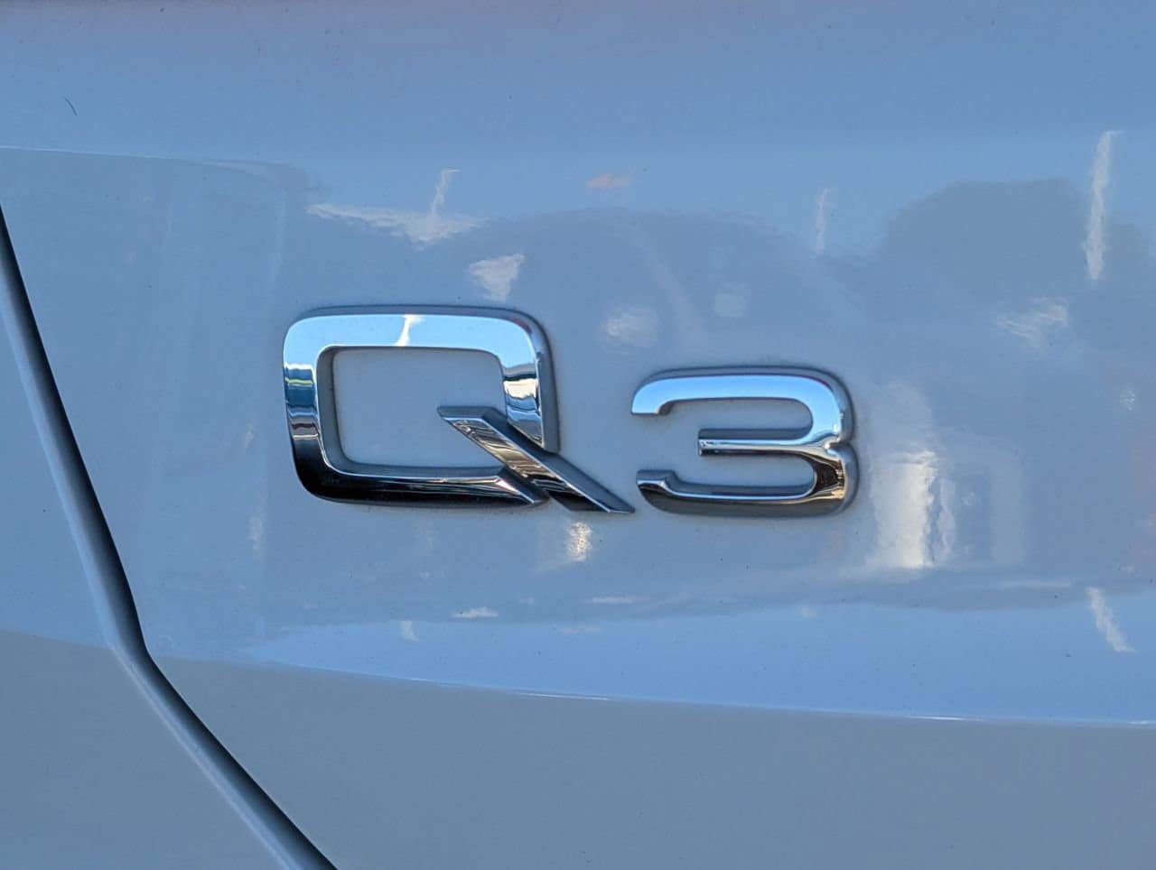 Used 2024 Audi Q3 2.0T Premium Plus w/ Premium Plus Package AWD/4WD image 8