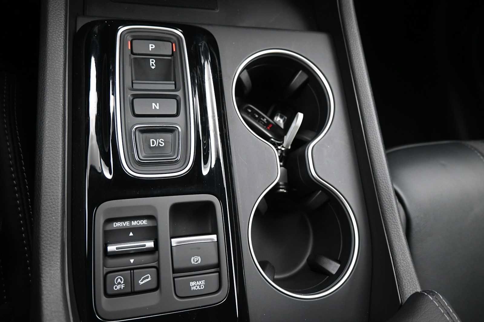 Certified 2025 Honda Pilot Touring image 17