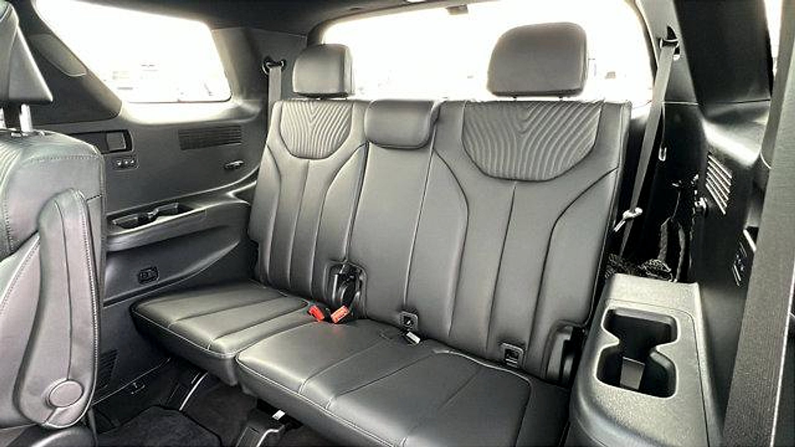 Used 2024 Hyundai Palisade Calligraphy image 15