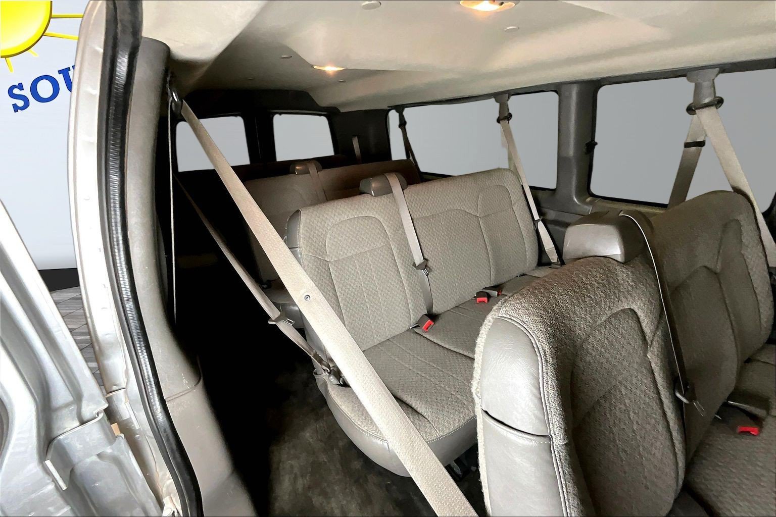 Used 2018 Chevrolet Express 3500 LT w/ LT Preferred Equipment Group RWD image 24