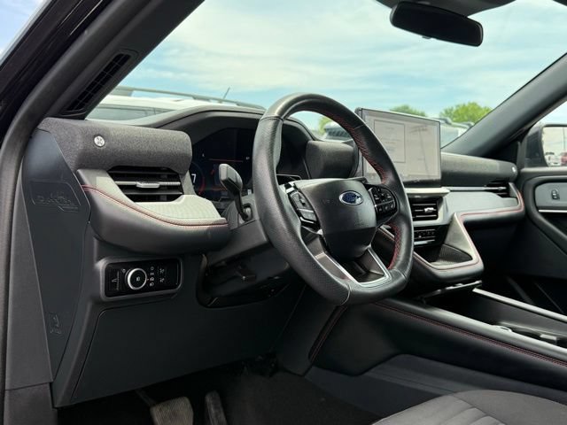 Used 2025 Ford Explorer ST-Line AWD/4WD image 16