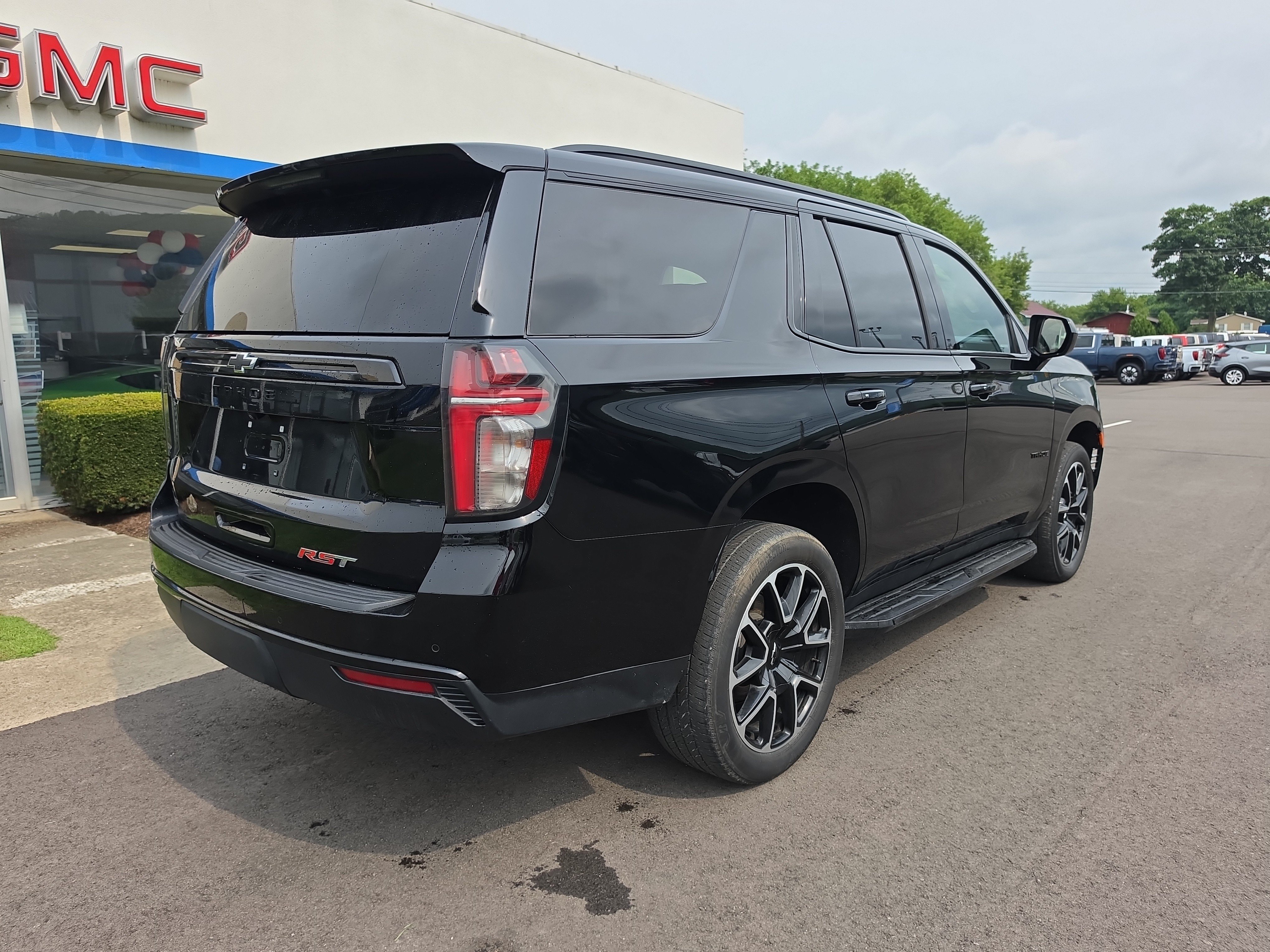 Used 2023 Chevrolet Tahoe RST AWD/4WD image 3