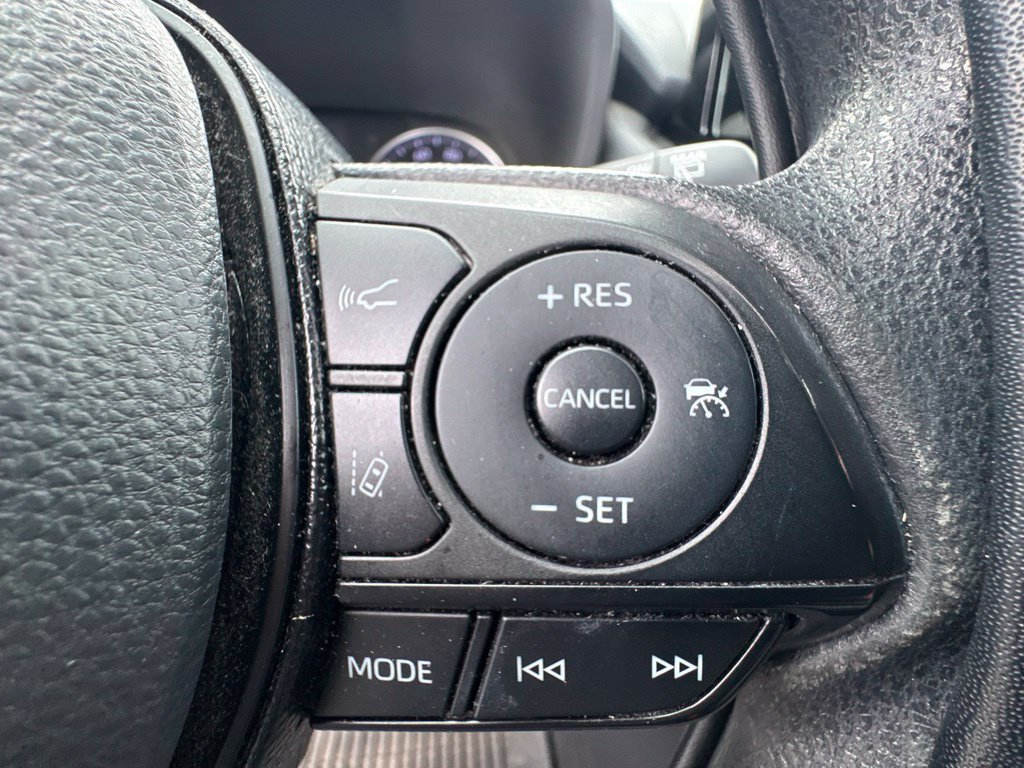 Used 2021 Toyota RAV4 LE AWD/4WD image 20
