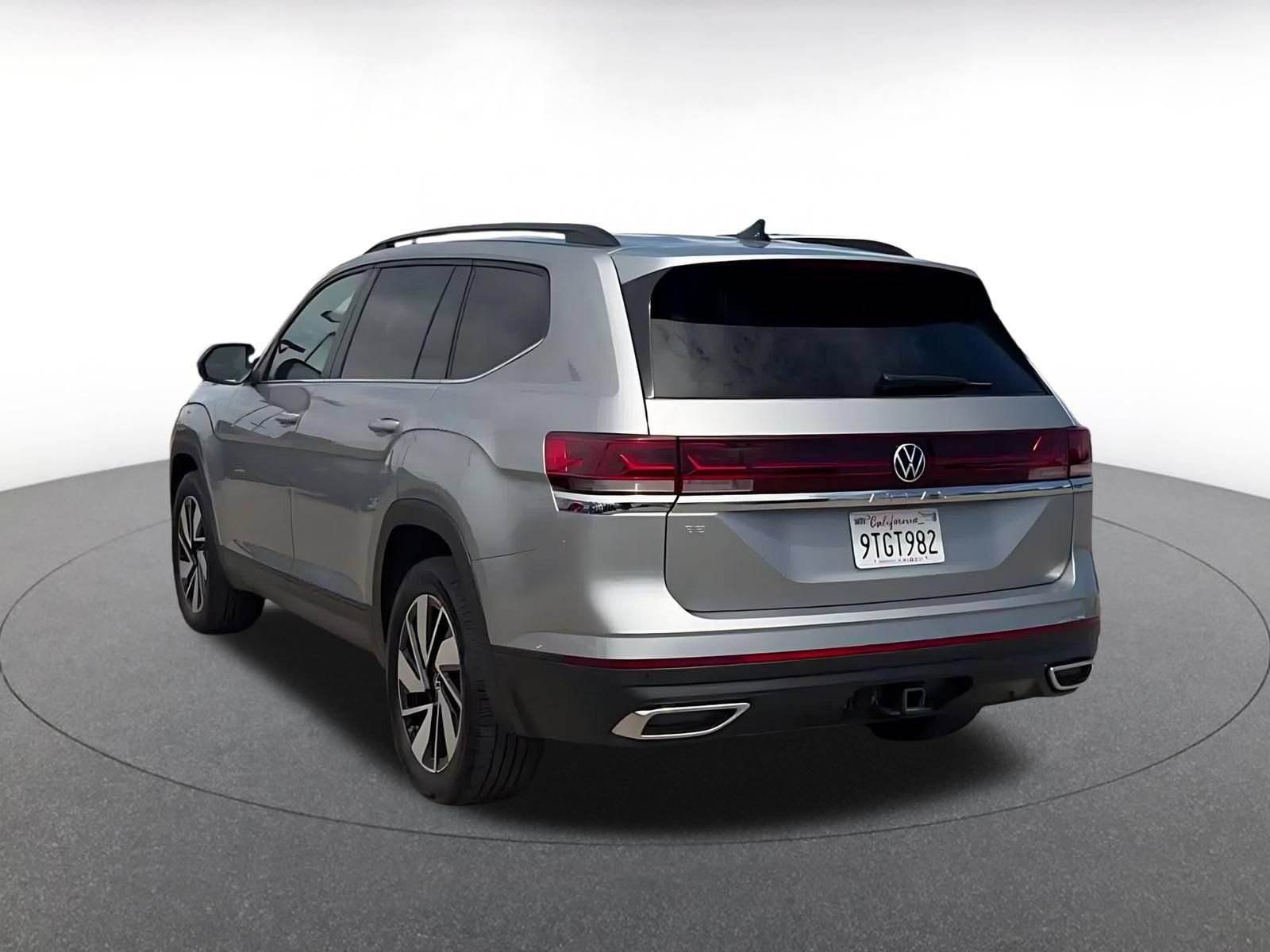 Used 2026 Volkswagen Atlas SE FWD image 10