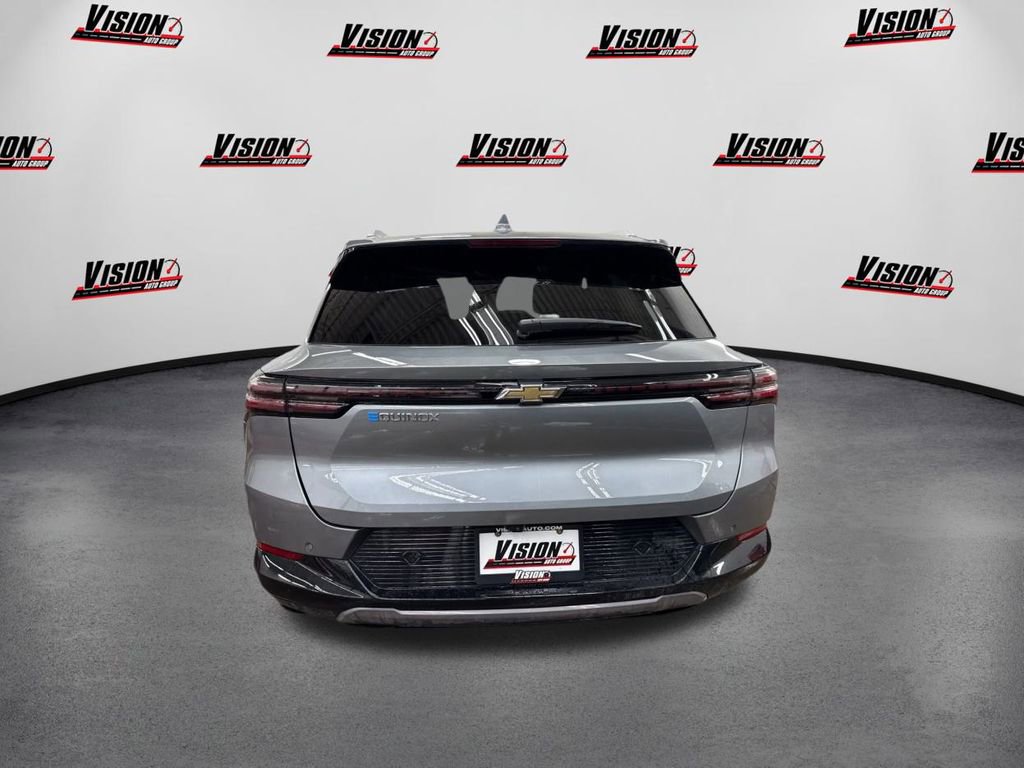 Used 2025 Chevrolet Equinox EV LT image 6