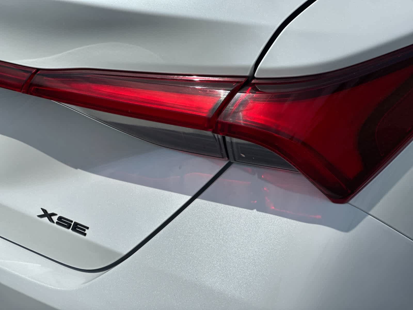 Used 2019 Toyota Avalon XSE w/ All Weather Liner Package FWD image 25