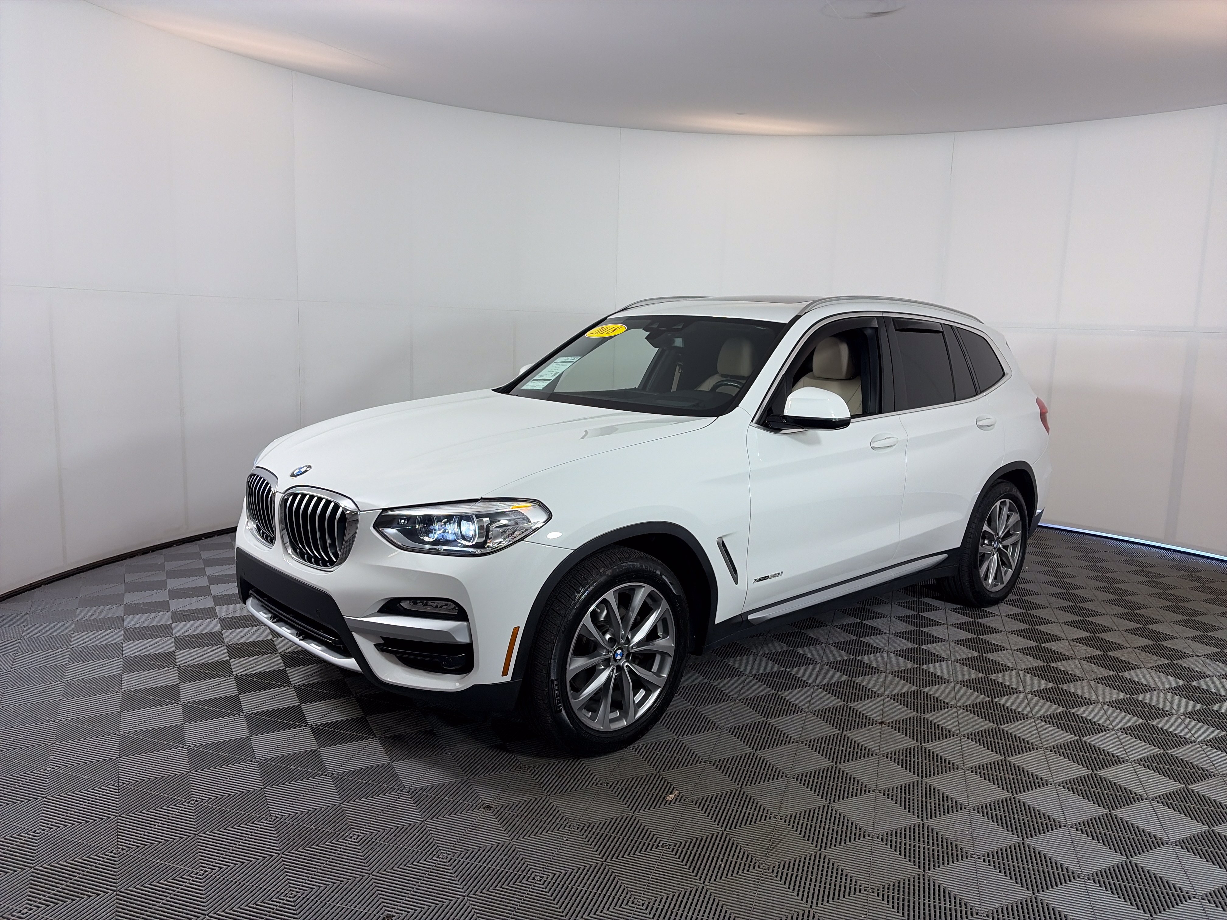 Used 2018 BMW X3 xDrive30i AWD/4WD image 2