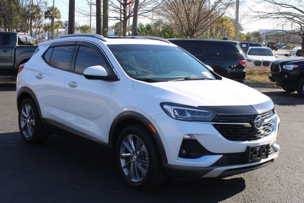 Used 2023 Buick Encore GX Essence w/ Experience Buick Package image 7