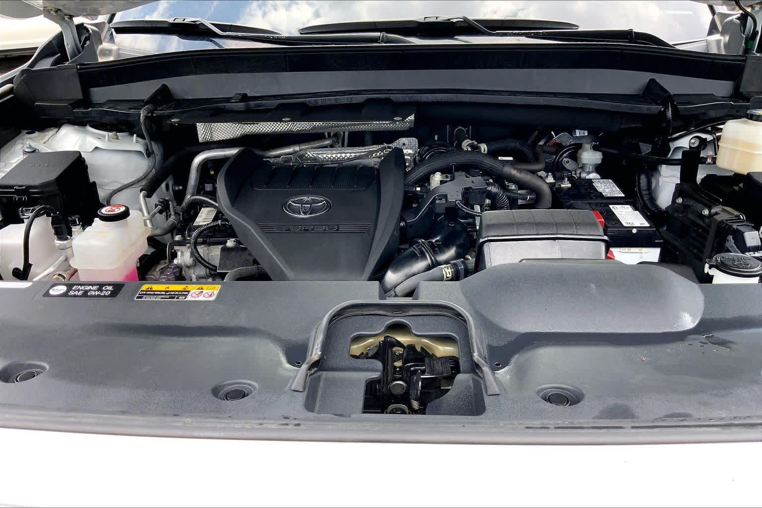 Used 2025 Toyota Grand Highlander AWD image 32