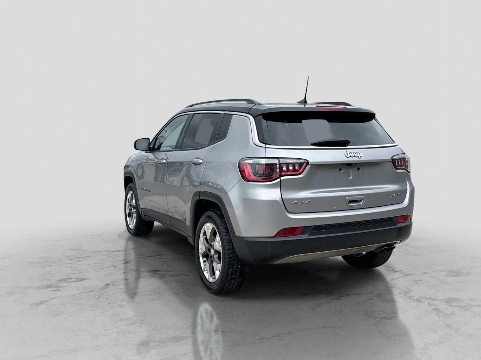 Used 2019 Jeep Compass Limited AWD/4WD image 4