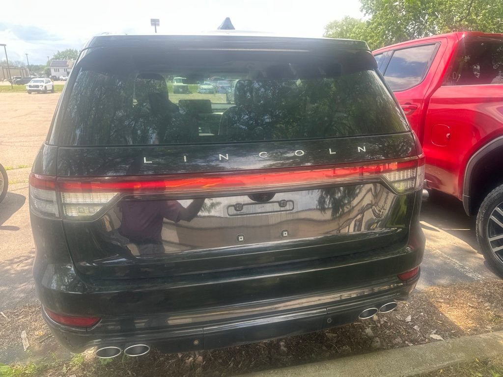 Used 2025 Lincoln Aviator Reserve w/ Jet Appearance Package AWD/4WD image 9