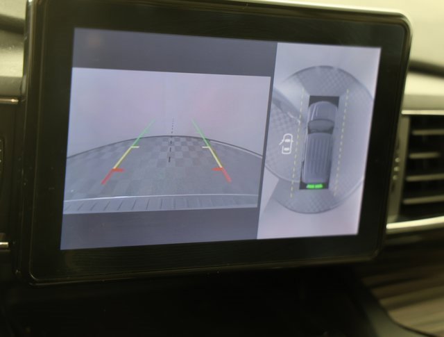 Used 2020 Ford Explorer Limited image 8