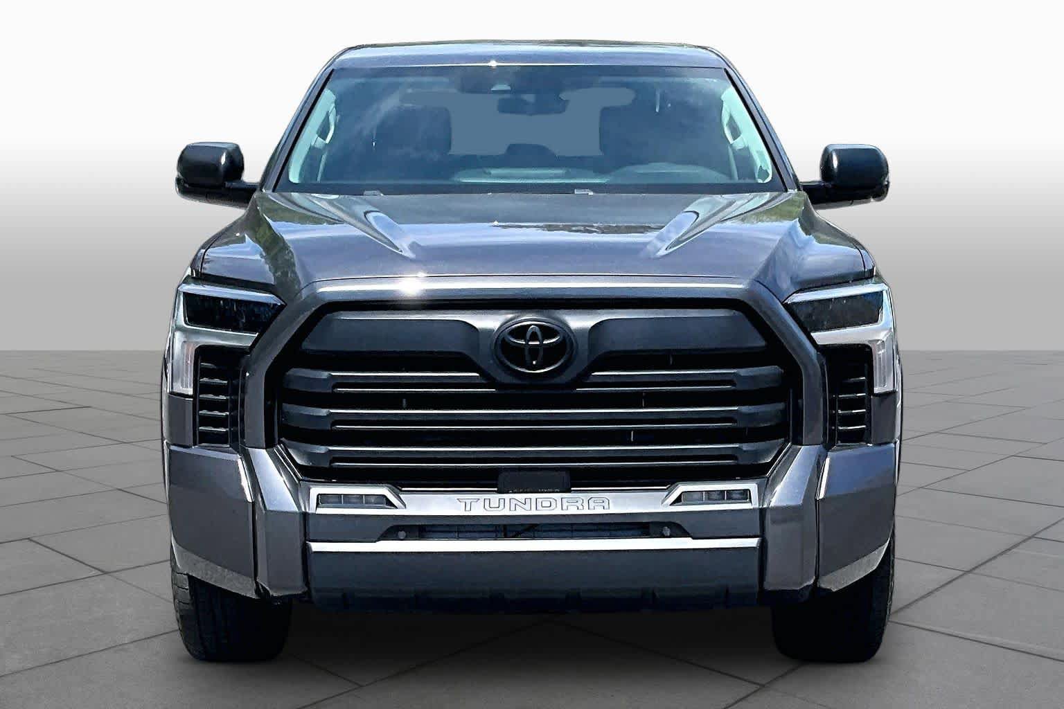 Used 2023 Toyota Tundra SR5 w/ SR5 Convenience Package AWD/4WD image 4