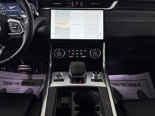 Certified 2023 Jaguar XF R-Dynamic SE AWD/4WD image 27