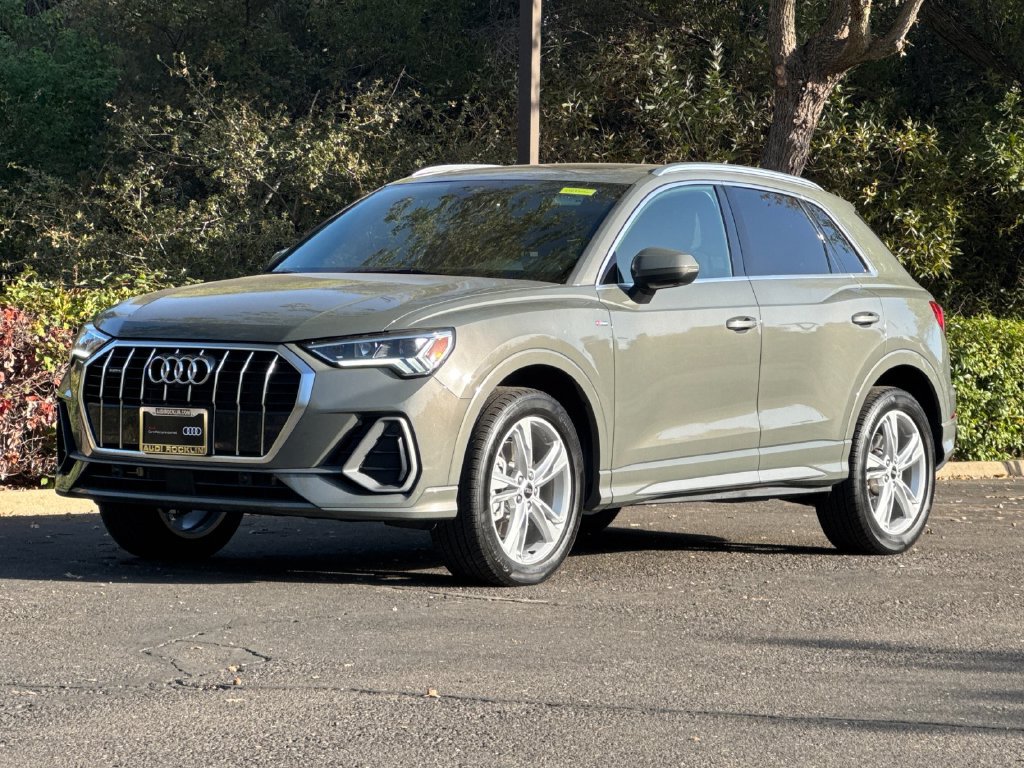 Certified 2022 Audi Q3 2.0T Premium Plus w/ Premium Plus Package AWD/4WD image 9