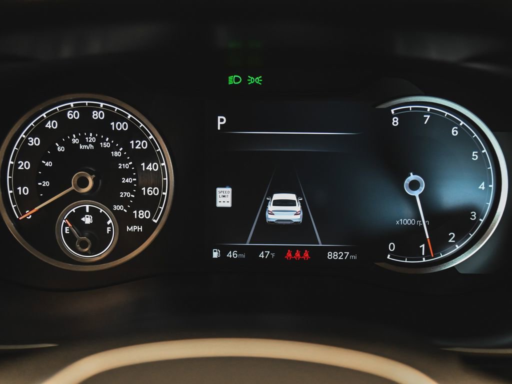 Used 2026 Genesis G70 2.5T Prestige image 13