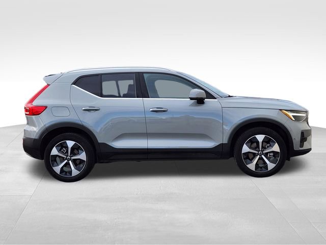 Certified 2024 Volvo XC40 B5 Plus image 10