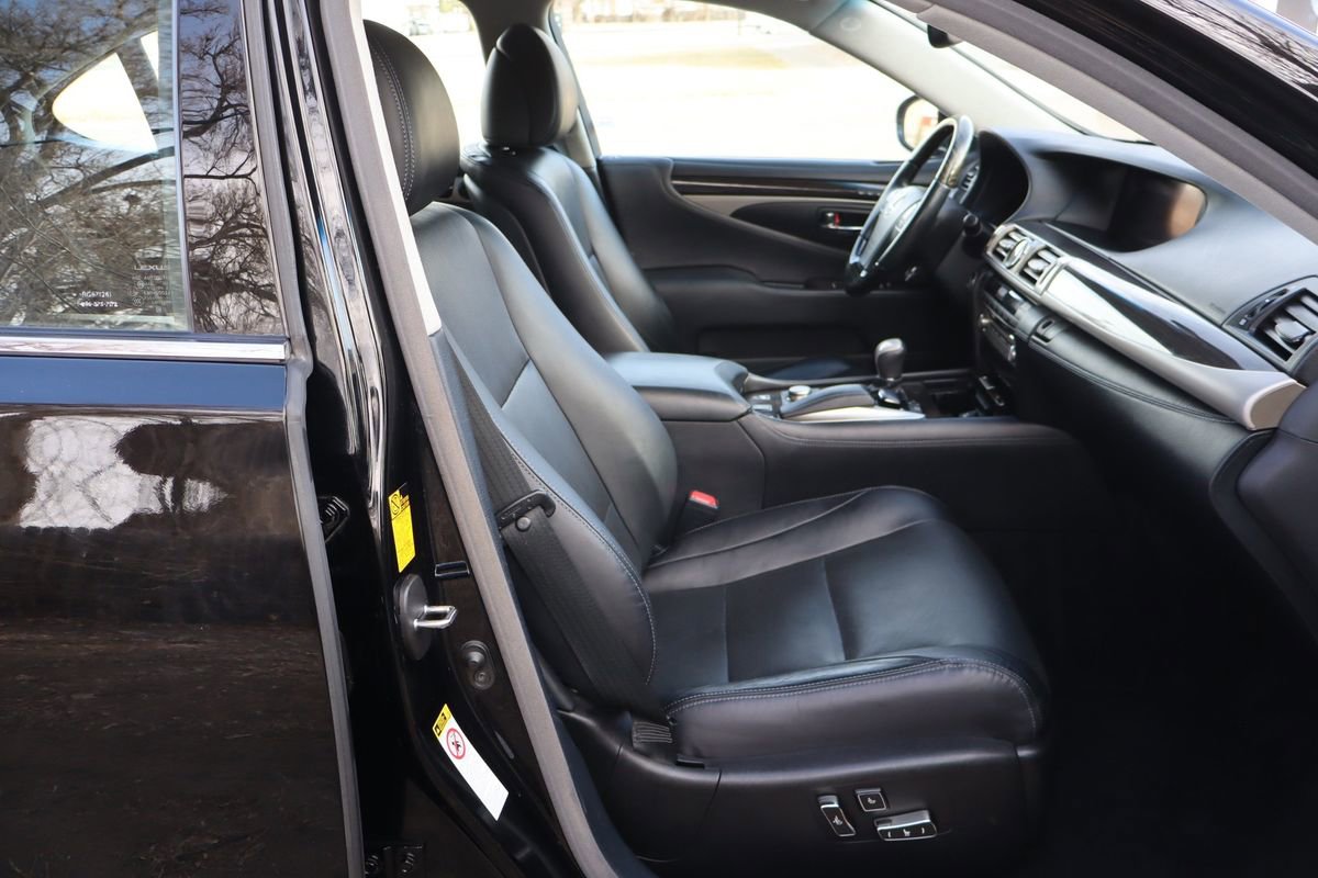 Used 2013 Lexus LS 460 L w/ Preferred Accessory Package image 22