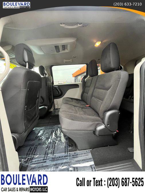 Used 2017 Dodge Grand Caravan SE w/ Power Window Group image 11