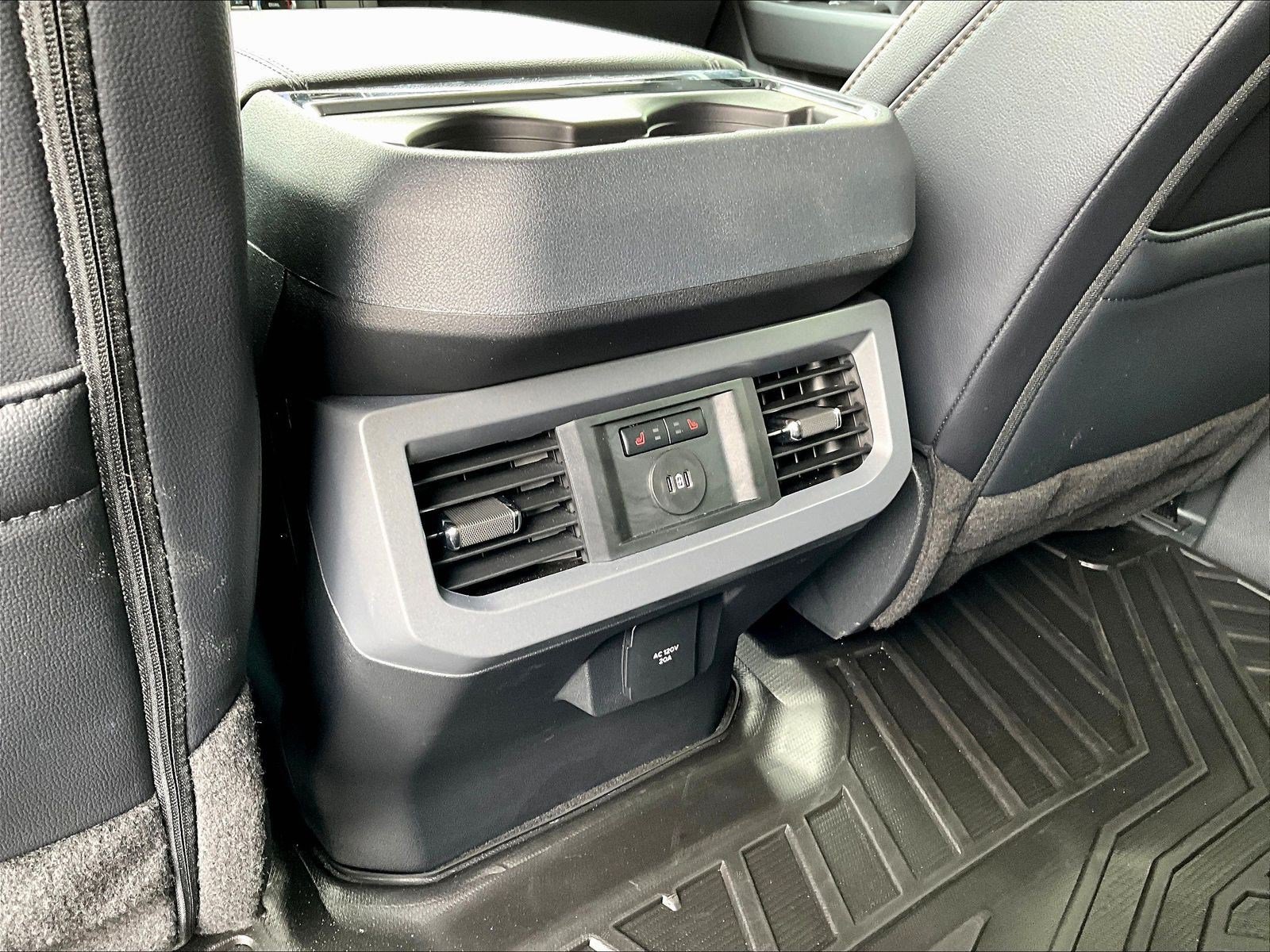 Used 2025 Ford F350 Lariat w/ Lariat Ultimate Package AWD/4WD image 11