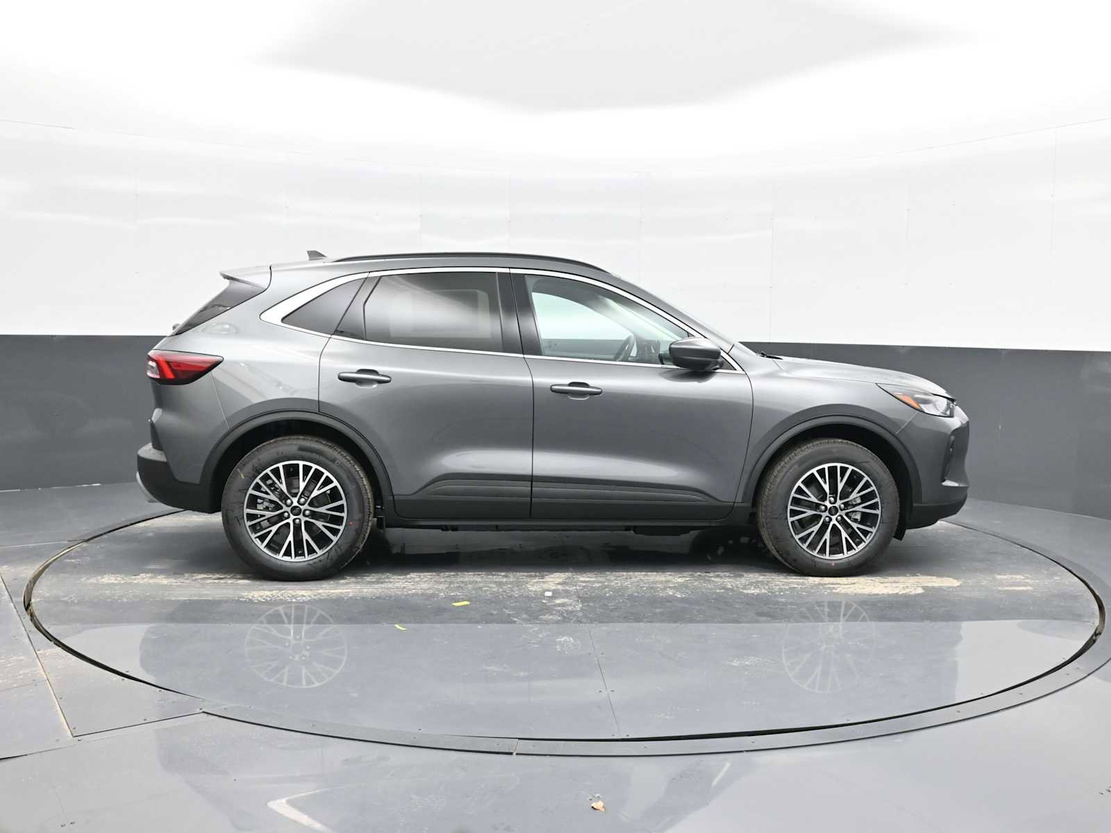 New 2025 Ford Escape SE image 9