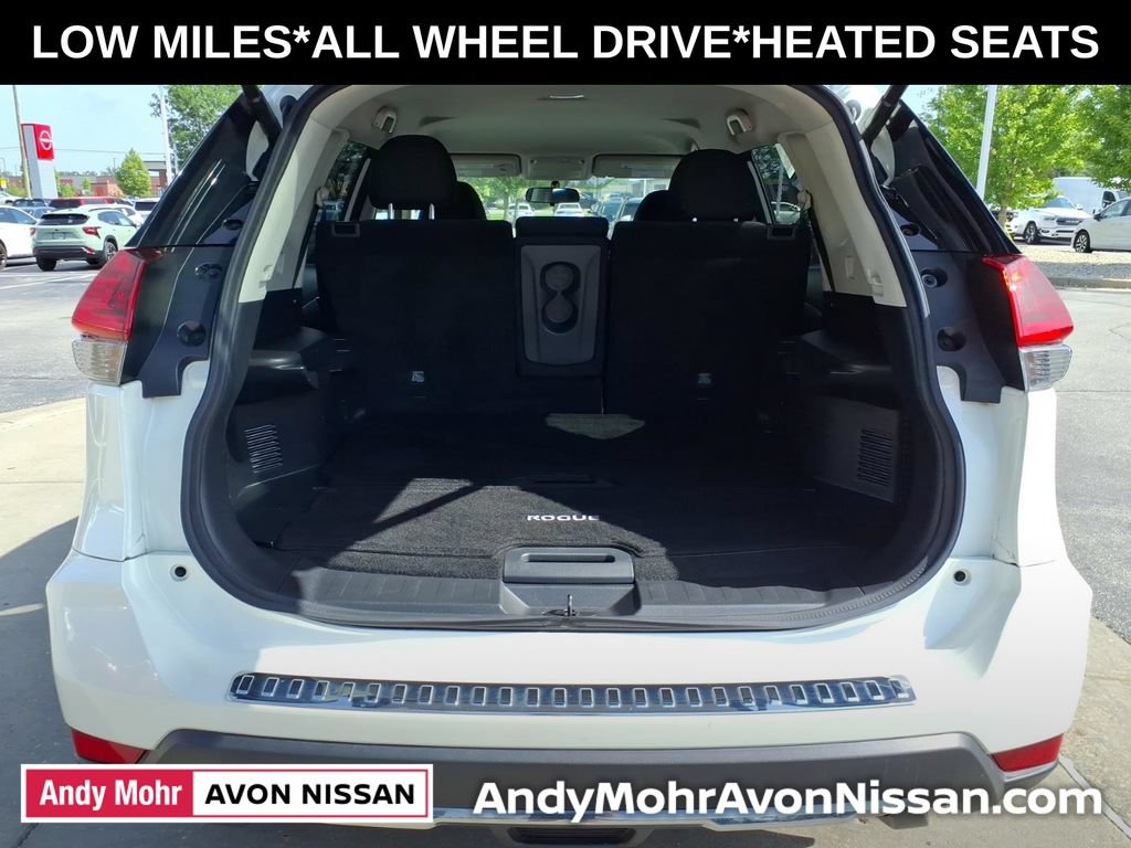 Used 2018 Nissan Rogue SV AWD/4WD image 11