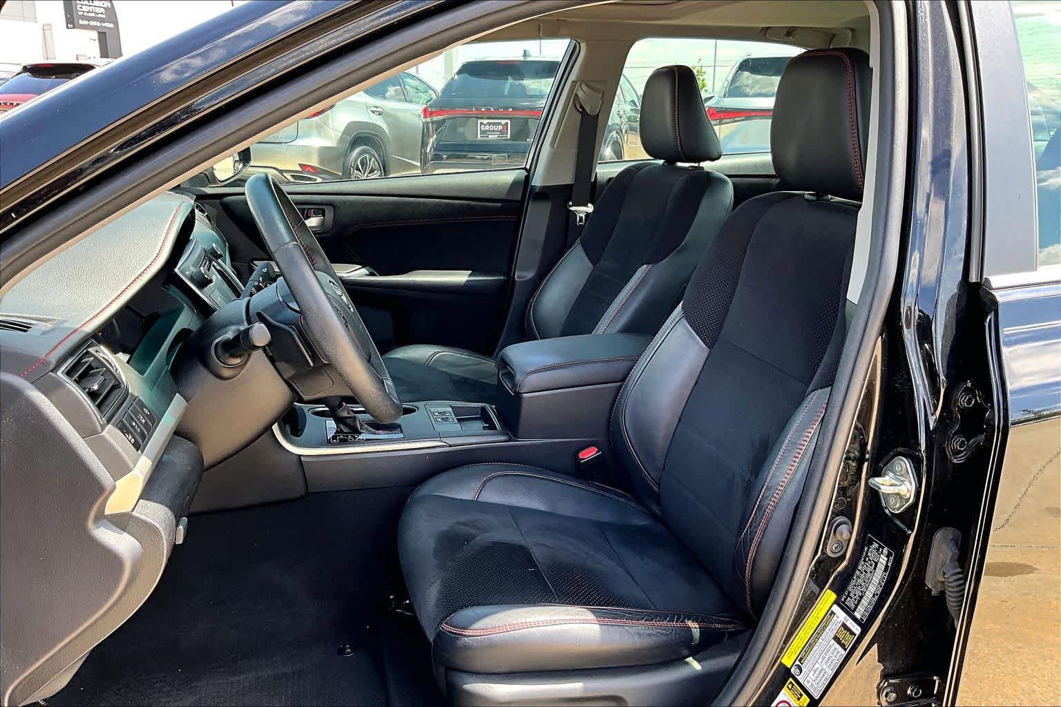 Used 2017 Toyota Camry XSE w/ Moonroof Package FWD image 8