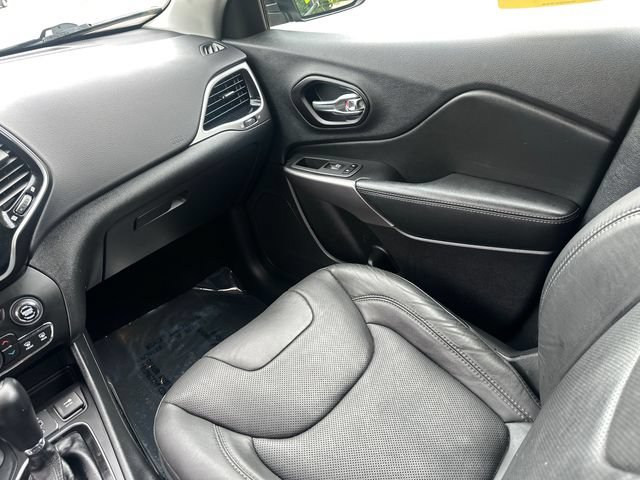 Used 2021 Jeep Cherokee Limited w/ Elite Package AWD/4WD image 22