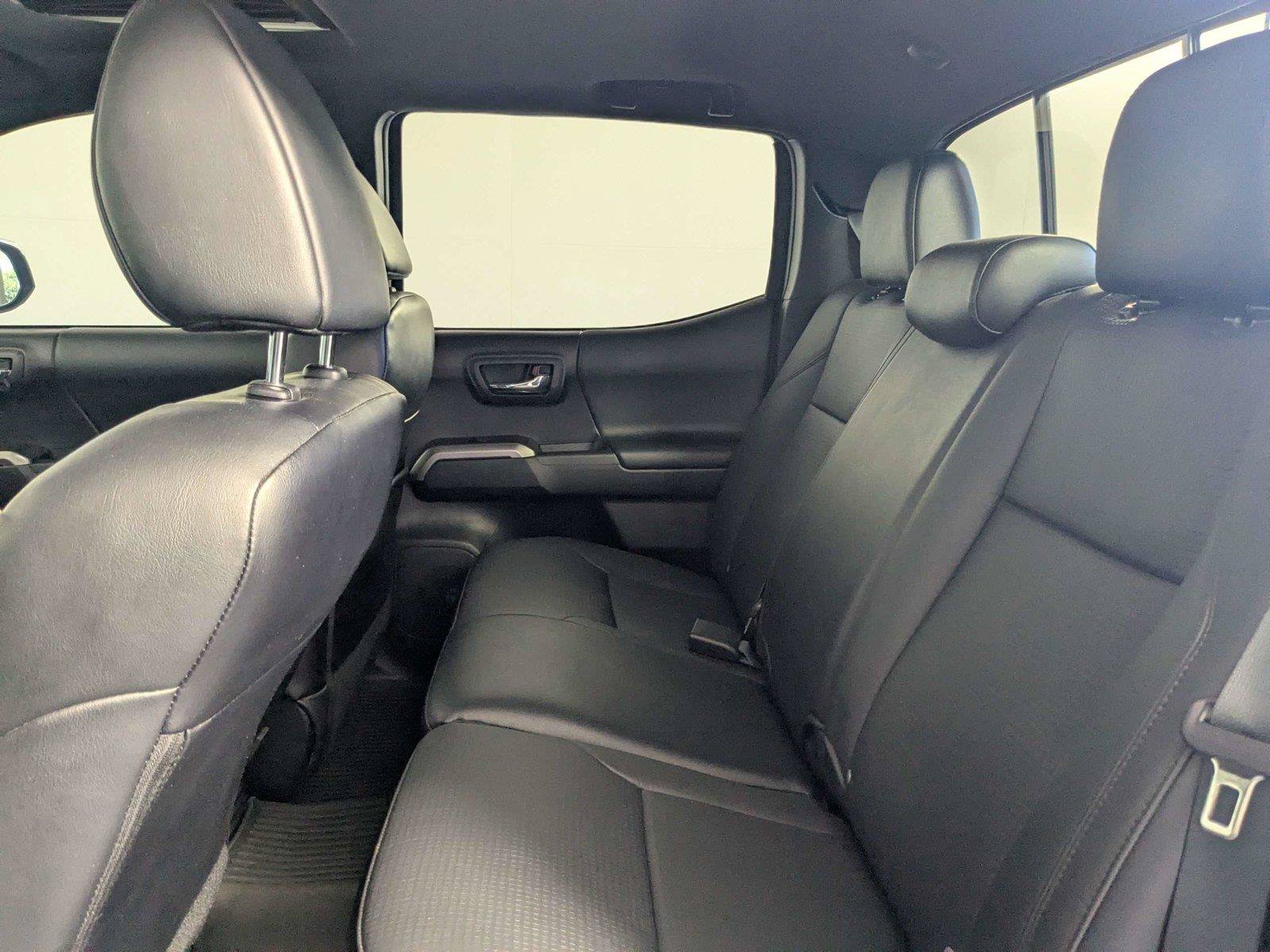 Certified 2022 Toyota Tacoma Limited AWD/4WD image 34