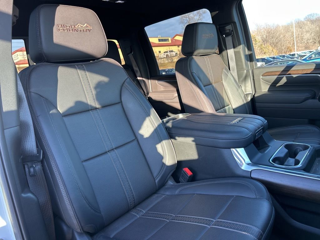 Used 2025 Chevrolet Silverado 2500 High Country w/ Technology Package image 48