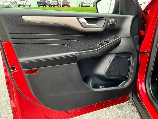 Used 2021 Ford Escape SEL w/ Technology Package image 9