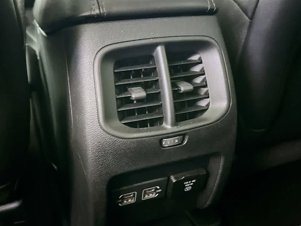Used 2022 Jeep Cherokee Limited AWD/4WD image 13