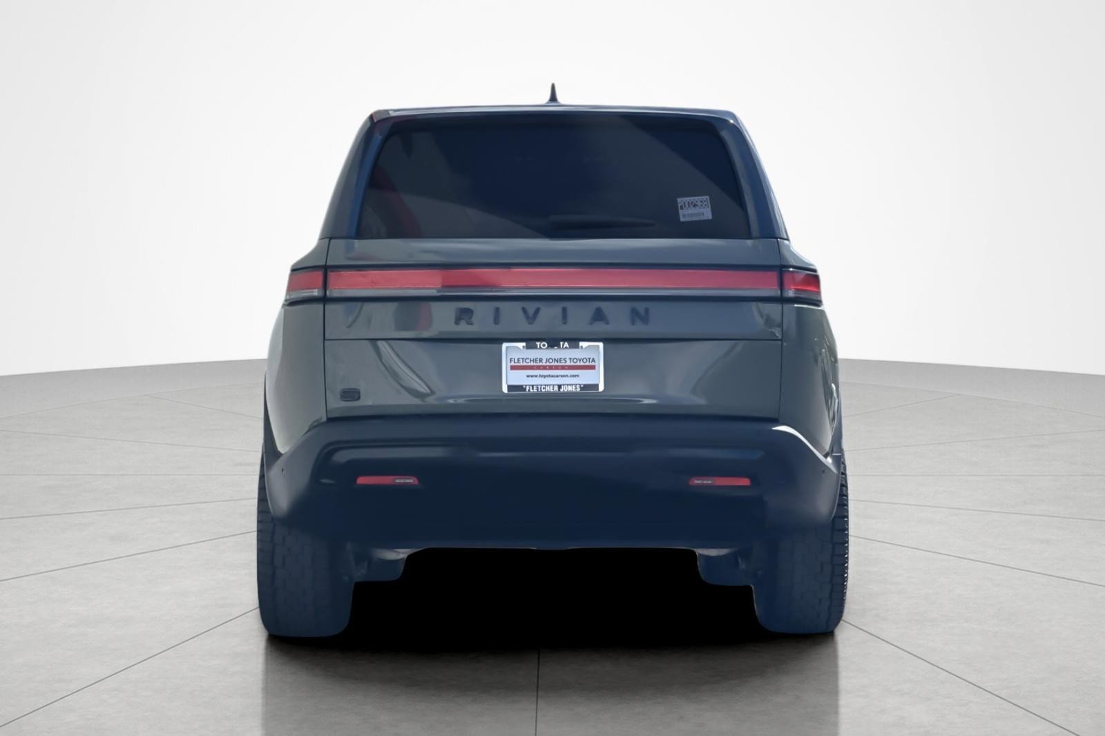 Used 2023 Rivian R1S Launch Edition image 4
