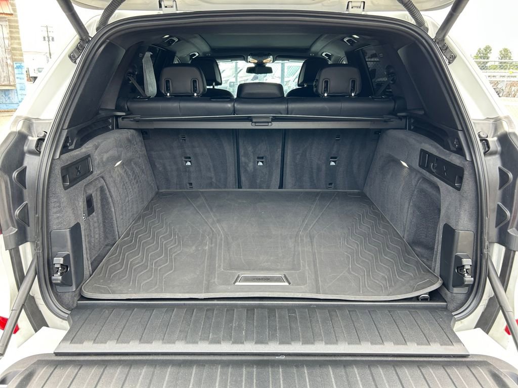 Used 2022 BMW X5 M50i w/ Premium Package image 24