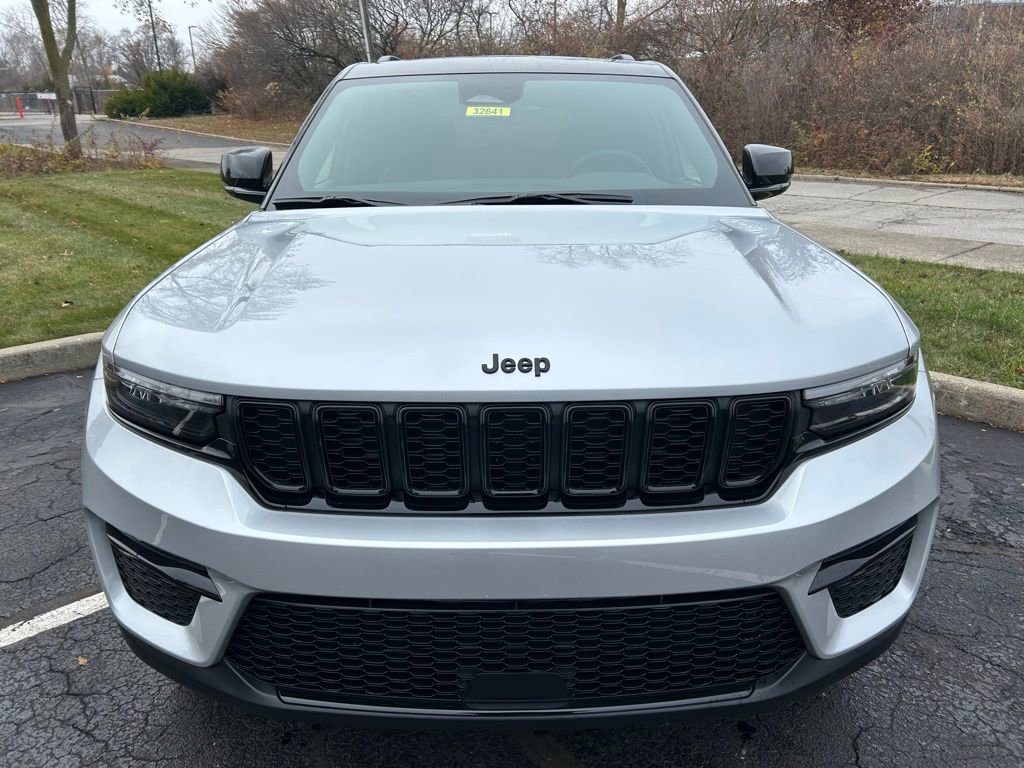 New 2025 Jeep Grand Cherokee Limited w/ Trailer Tow Package image 21