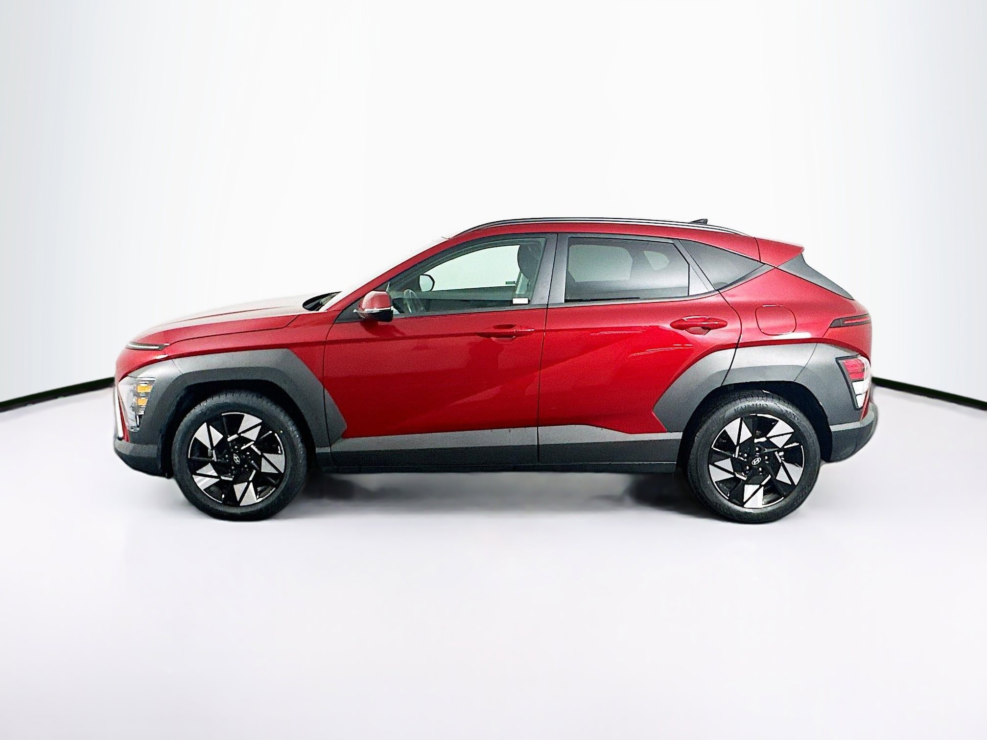 Used 2025 Hyundai Kona SEL image 4