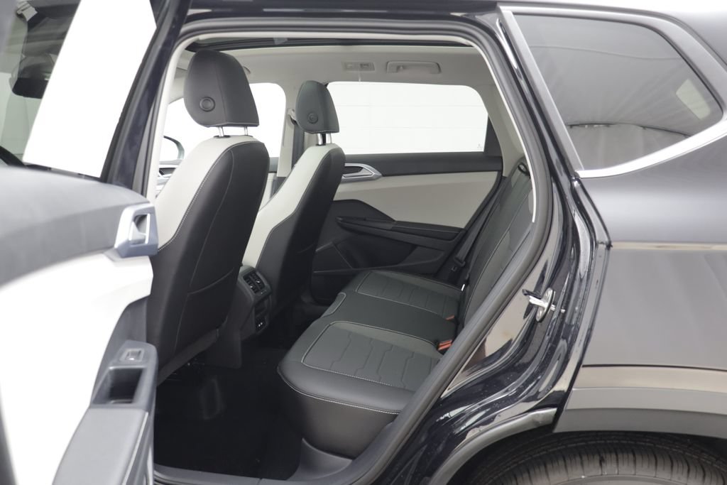 New 2026 Volkswagen Taos SE AWD/4WD image 14