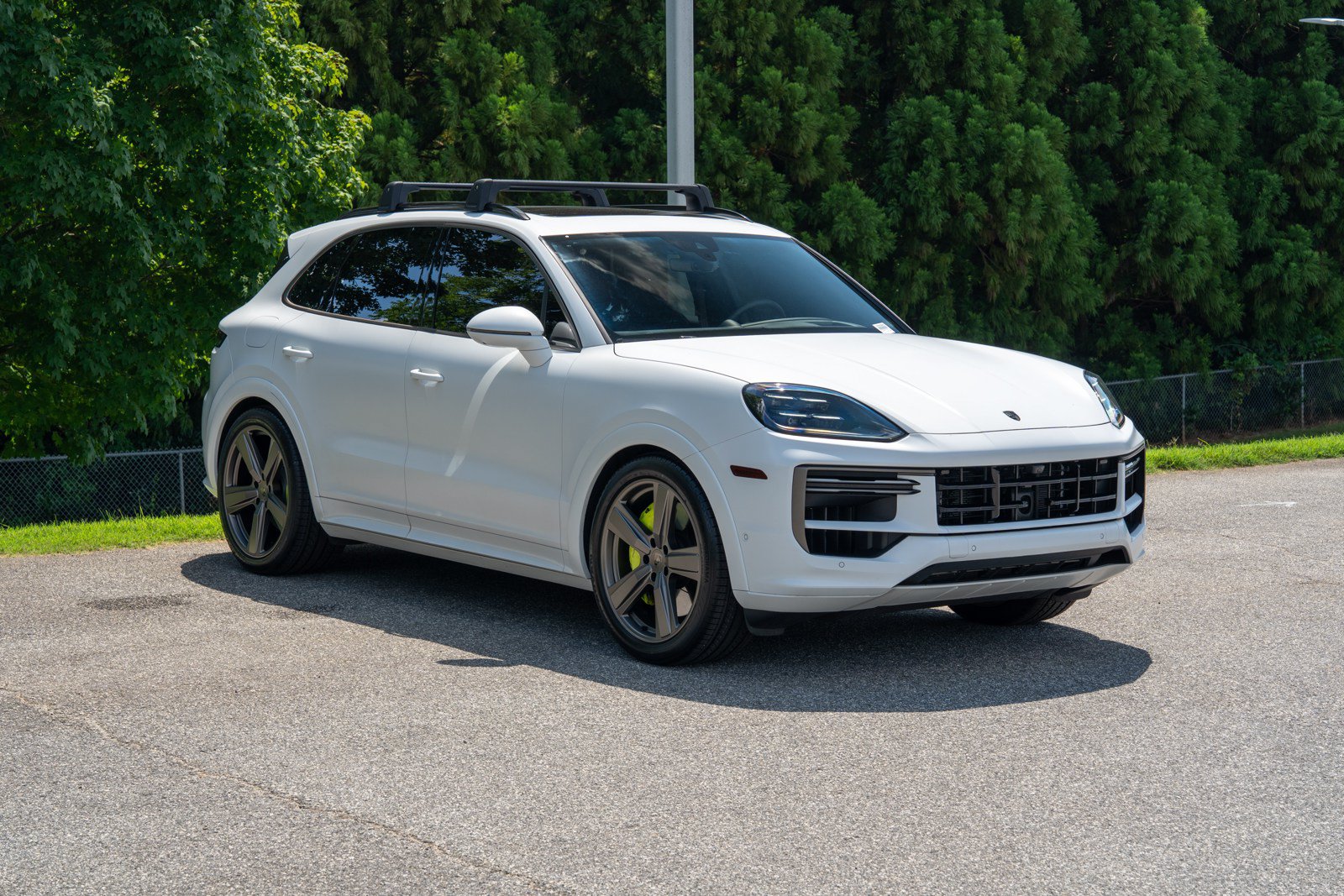 Certified 2025 Porsche Cayenne Turbo AWD/4WD image 9